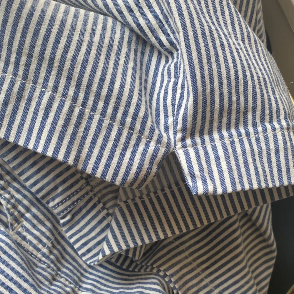Boden Navy and White Striped Women's Bermuda Shorts. Size 10